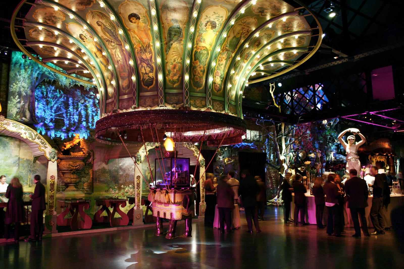Manèges au musée des arts forains - Paris