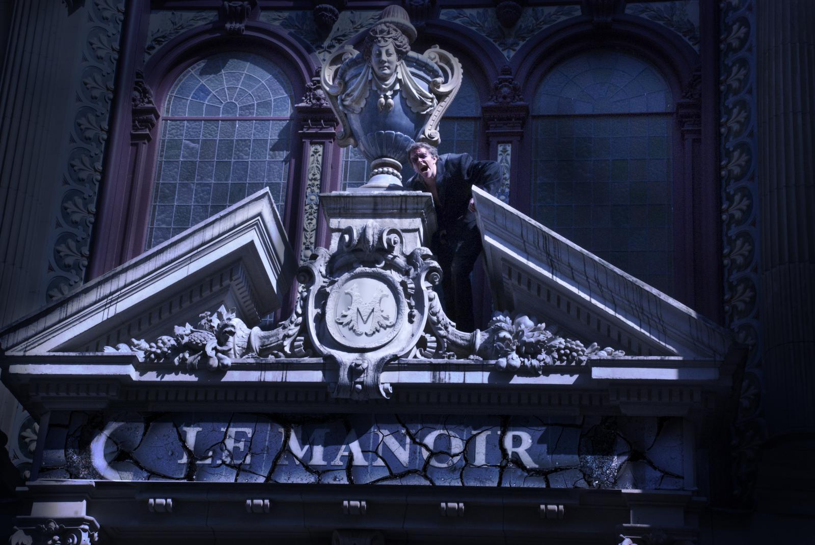 Façade du Manoir de Paris
